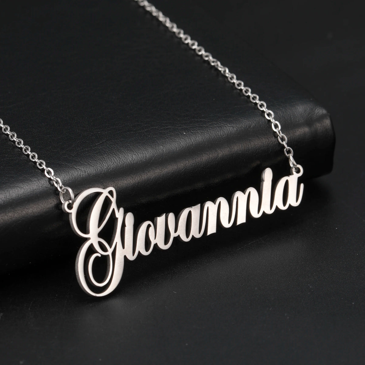 Collier Prénom Personnalisé – Acier Inoxydable Doré ou Argent